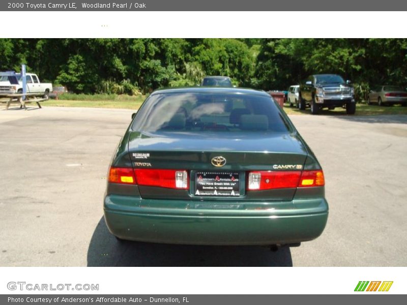 Woodland Pearl / Oak 2000 Toyota Camry LE