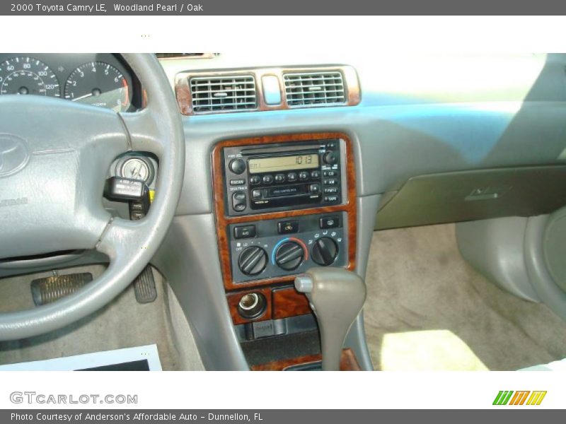 Woodland Pearl / Oak 2000 Toyota Camry LE