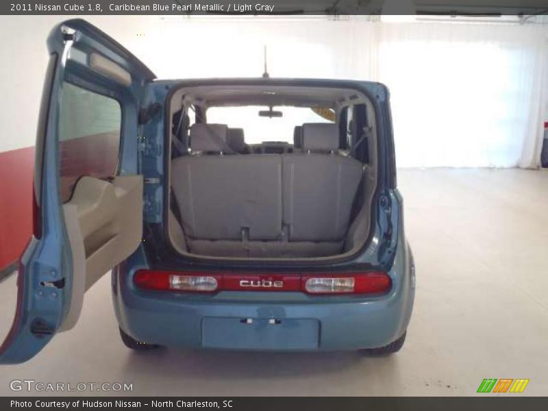 Caribbean Blue Pearl Metallic / Light Gray 2011 Nissan Cube 1.8