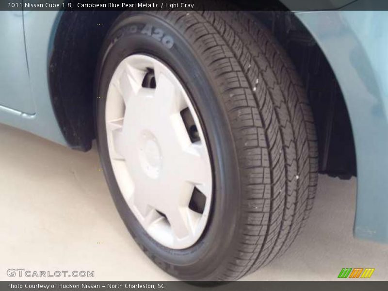 Caribbean Blue Pearl Metallic / Light Gray 2011 Nissan Cube 1.8