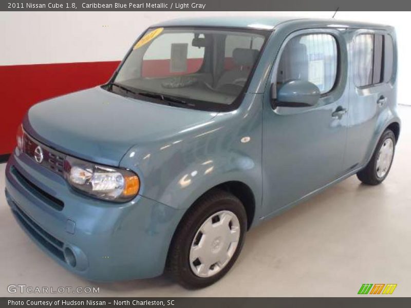 Caribbean Blue Pearl Metallic / Light Gray 2011 Nissan Cube 1.8