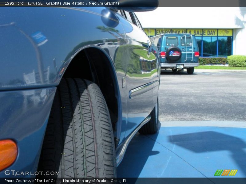 Graphite Blue Metallic / Medium Graphite 1999 Ford Taurus SE