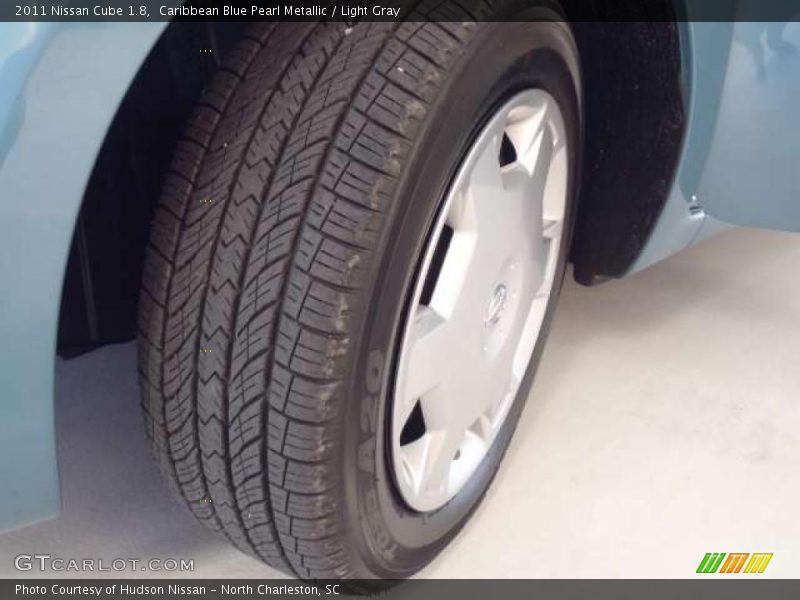Caribbean Blue Pearl Metallic / Light Gray 2011 Nissan Cube 1.8