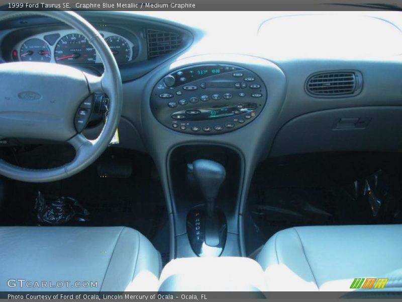 Dashboard of 1999 Taurus SE