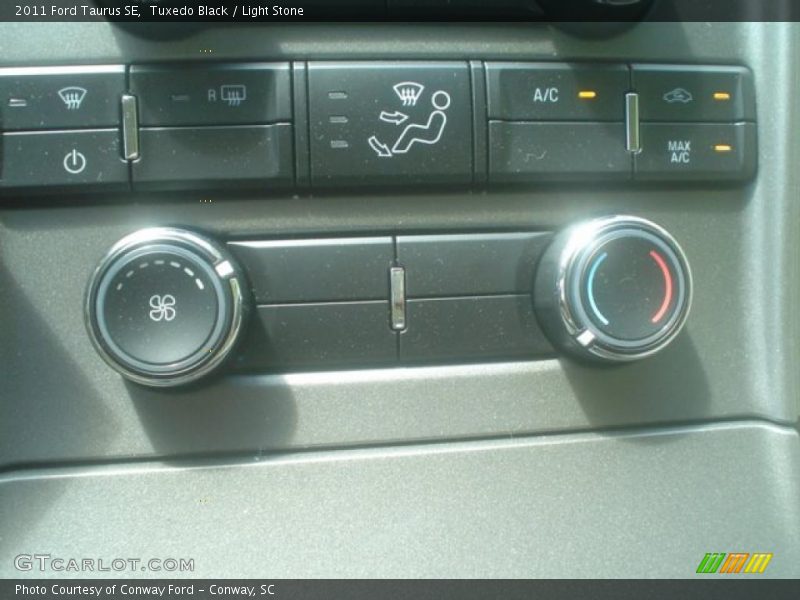 Tuxedo Black / Light Stone 2011 Ford Taurus SE