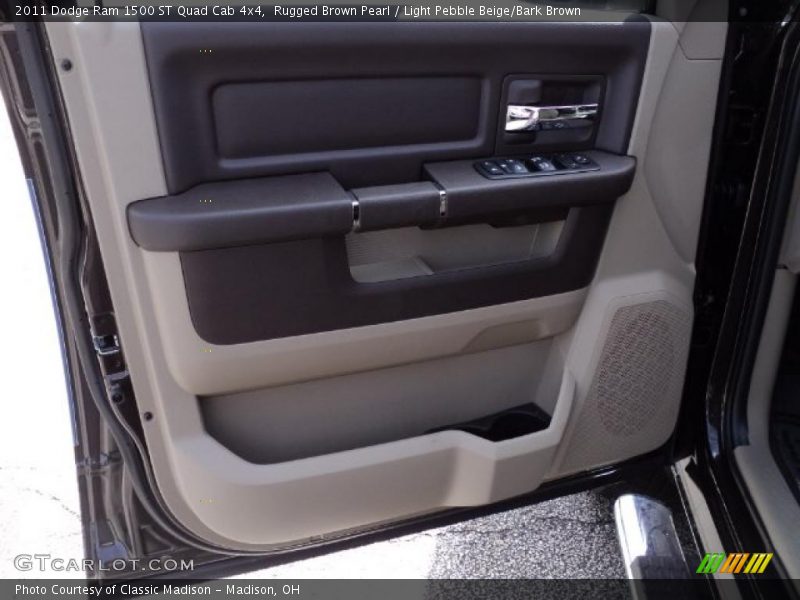 Rugged Brown Pearl / Light Pebble Beige/Bark Brown 2011 Dodge Ram 1500 ST Quad Cab 4x4