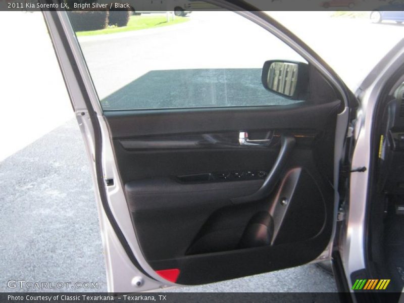 Bright Silver / Black 2011 Kia Sorento LX
