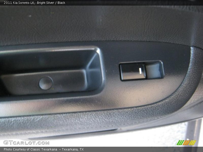 Bright Silver / Black 2011 Kia Sorento LX
