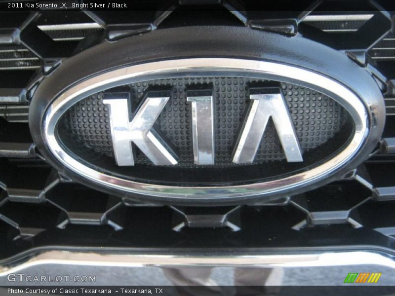 Bright Silver / Black 2011 Kia Sorento LX