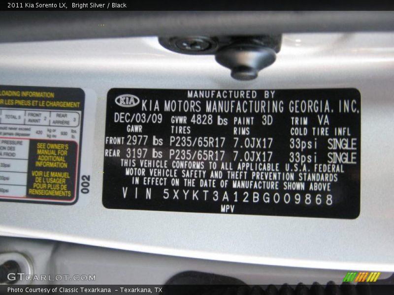 Bright Silver / Black 2011 Kia Sorento LX