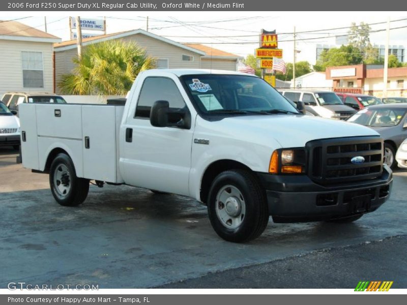 Oxford White / Medium Flint 2006 Ford F250 Super Duty XL Regular Cab Utility