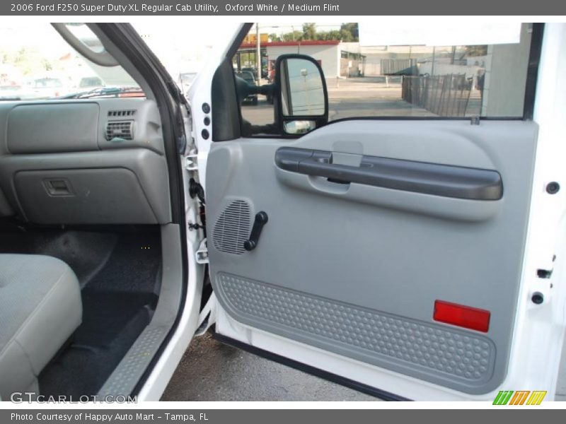Oxford White / Medium Flint 2006 Ford F250 Super Duty XL Regular Cab Utility