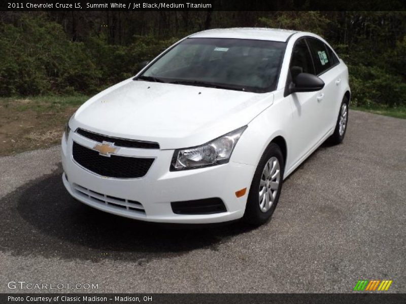 Summit White / Jet Black/Medium Titanium 2011 Chevrolet Cruze LS