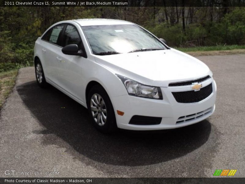 Summit White / Jet Black/Medium Titanium 2011 Chevrolet Cruze LS