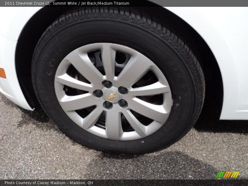 Summit White / Jet Black/Medium Titanium 2011 Chevrolet Cruze LS