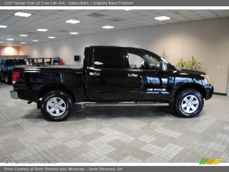 Galaxy Black / Graphite Black/Titanium 2007 Nissan Titan LE Crew Cab 4x4
