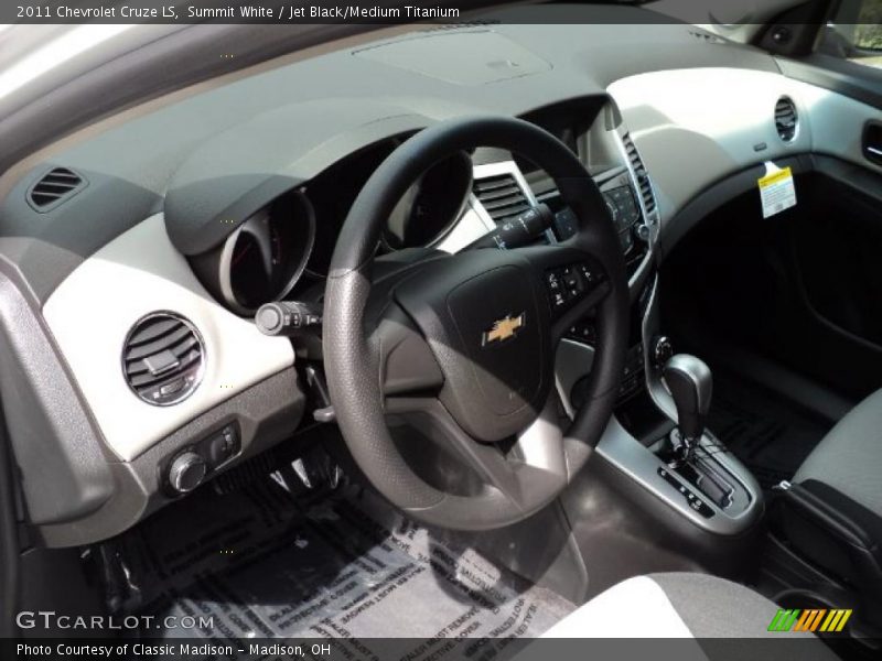 Summit White / Jet Black/Medium Titanium 2011 Chevrolet Cruze LS