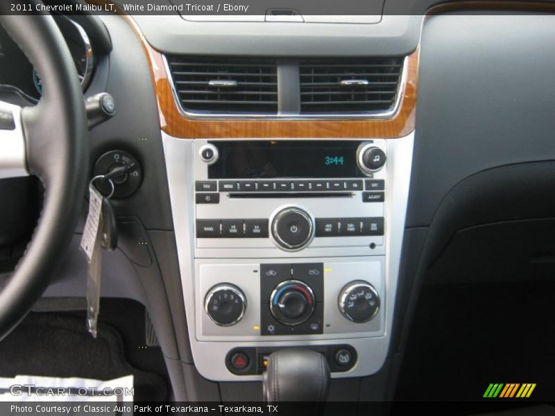 Controls of 2011 Malibu LT