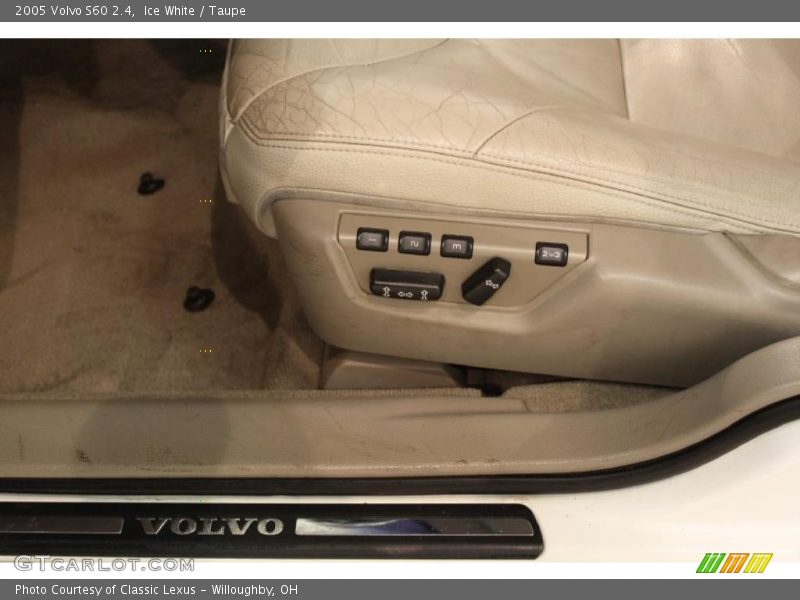 Ice White / Taupe 2005 Volvo S60 2.4