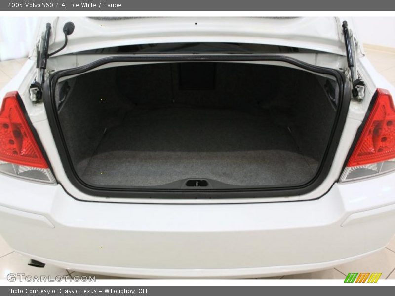 Ice White / Taupe 2005 Volvo S60 2.4