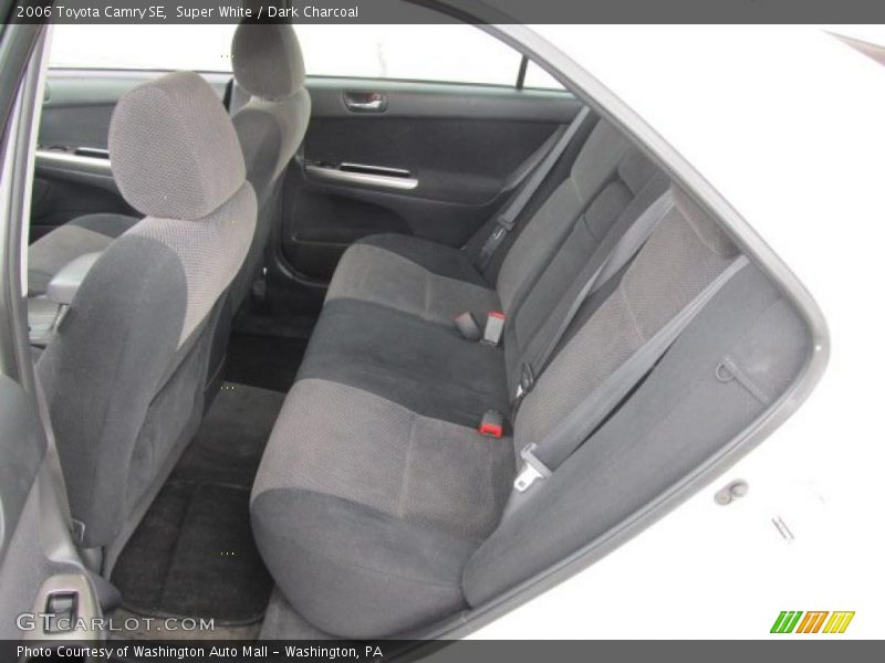 Super White / Dark Charcoal 2006 Toyota Camry SE