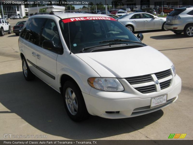 Stone White / Medium Slate Gray 2005 Dodge Caravan SXT