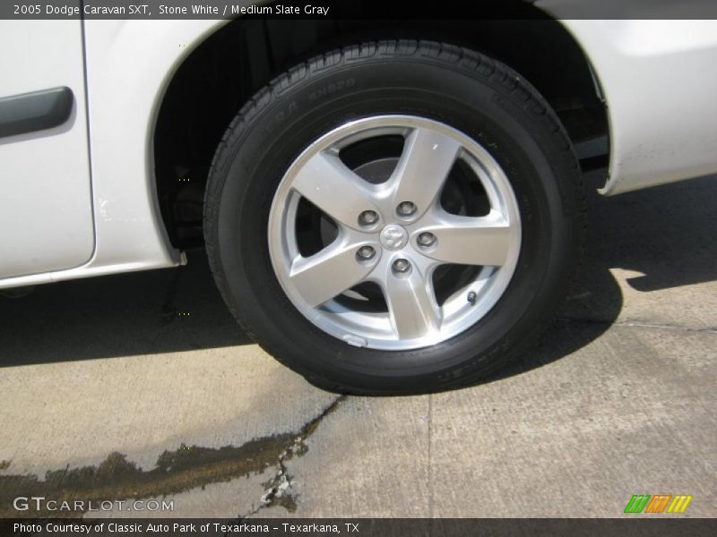 Stone White / Medium Slate Gray 2005 Dodge Caravan SXT