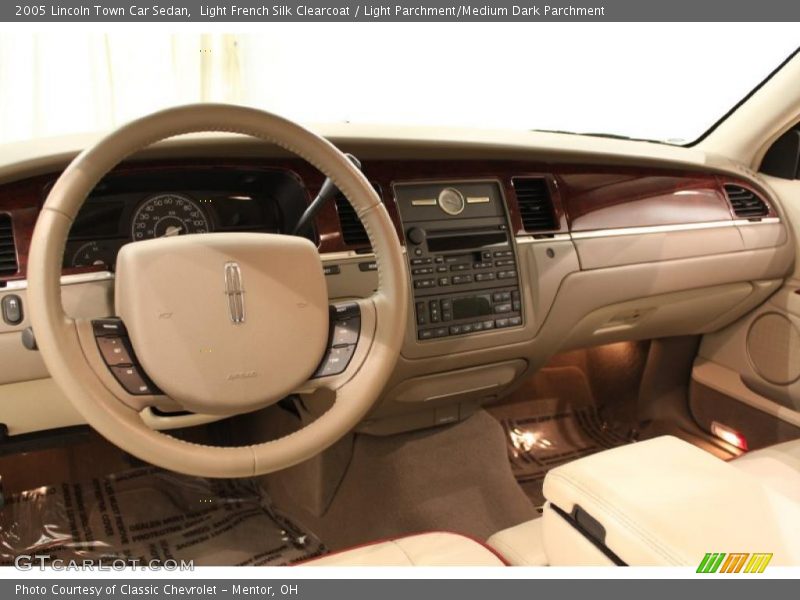 Dashboard of 2005 Town Car Sedan