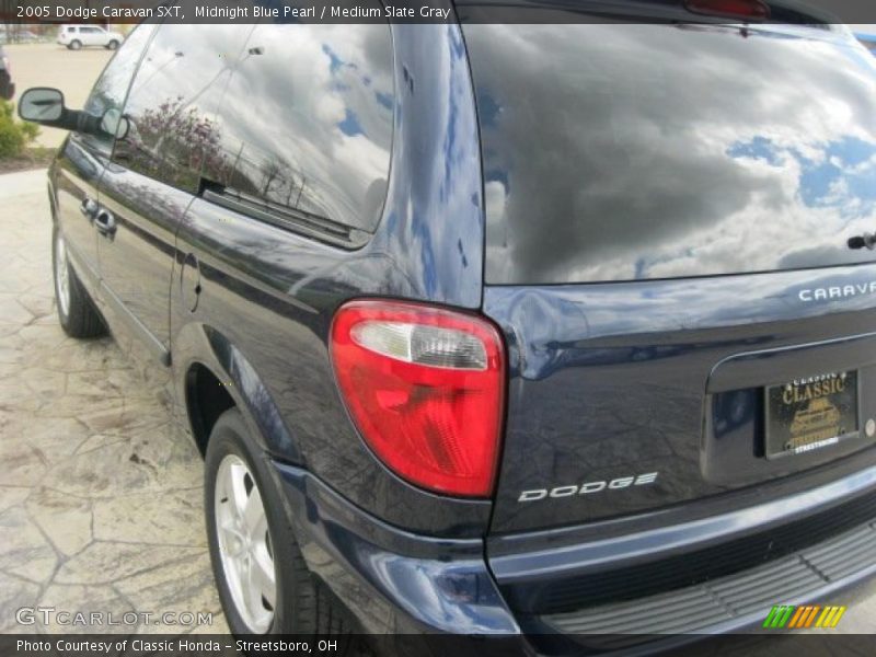 Midnight Blue Pearl / Medium Slate Gray 2005 Dodge Caravan SXT