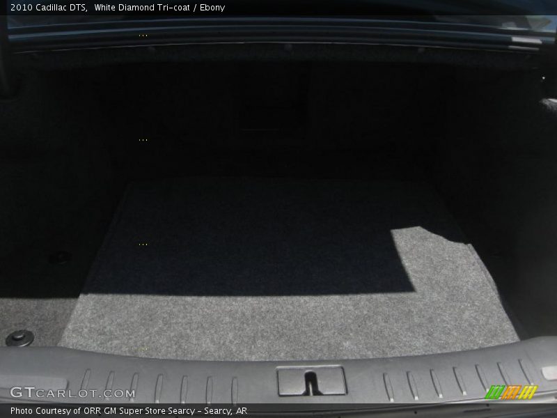White Diamond Tri-coat / Ebony 2010 Cadillac DTS