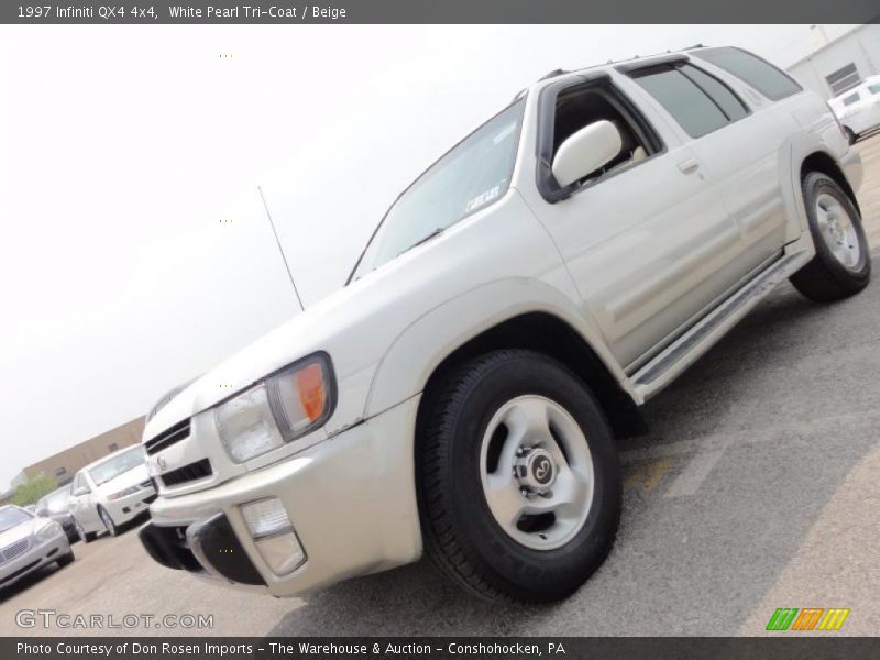 White Pearl Tri-Coat / Beige 1997 Infiniti QX4 4x4