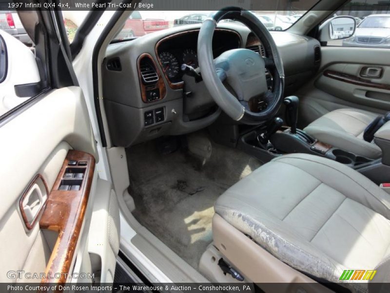 White Pearl Tri-Coat / Beige 1997 Infiniti QX4 4x4