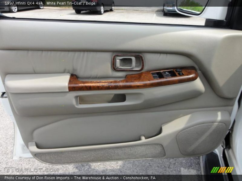 White Pearl Tri-Coat / Beige 1997 Infiniti QX4 4x4