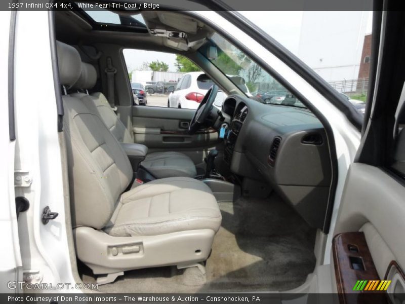 White Pearl Tri-Coat / Beige 1997 Infiniti QX4 4x4