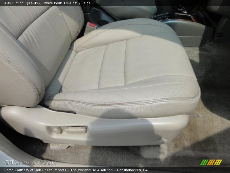 White Pearl Tri-Coat / Beige 1997 Infiniti QX4 4x4