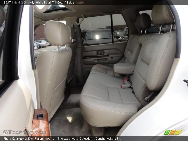 White Pearl Tri-Coat / Beige 1997 Infiniti QX4 4x4