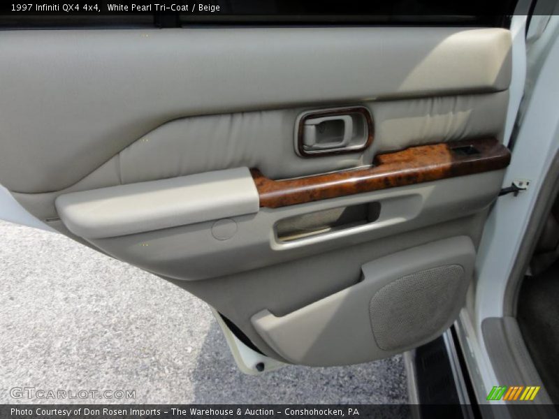 White Pearl Tri-Coat / Beige 1997 Infiniti QX4 4x4