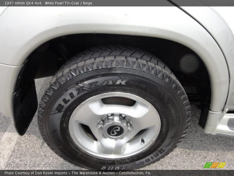 White Pearl Tri-Coat / Beige 1997 Infiniti QX4 4x4