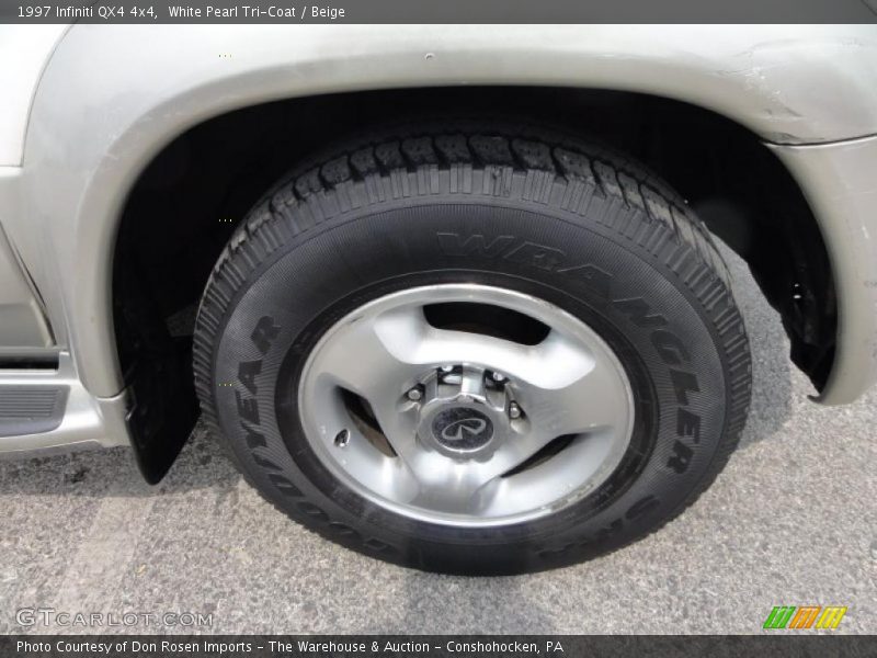 White Pearl Tri-Coat / Beige 1997 Infiniti QX4 4x4