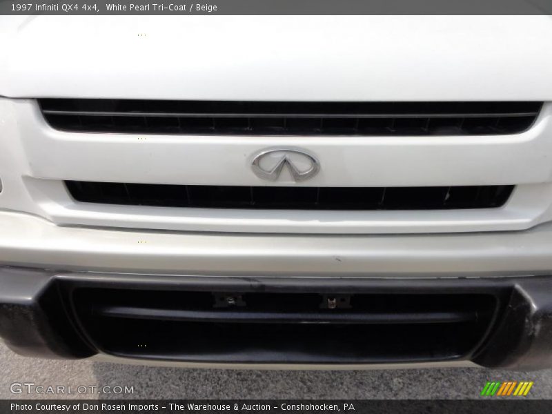 White Pearl Tri-Coat / Beige 1997 Infiniti QX4 4x4