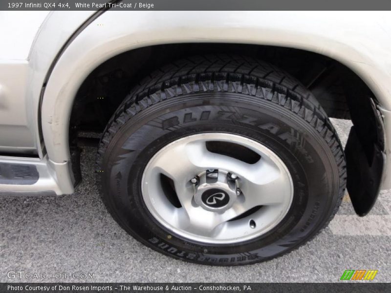 White Pearl Tri-Coat / Beige 1997 Infiniti QX4 4x4