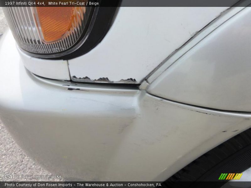 White Pearl Tri-Coat / Beige 1997 Infiniti QX4 4x4