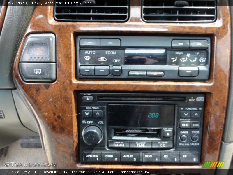 White Pearl Tri-Coat / Beige 1997 Infiniti QX4 4x4