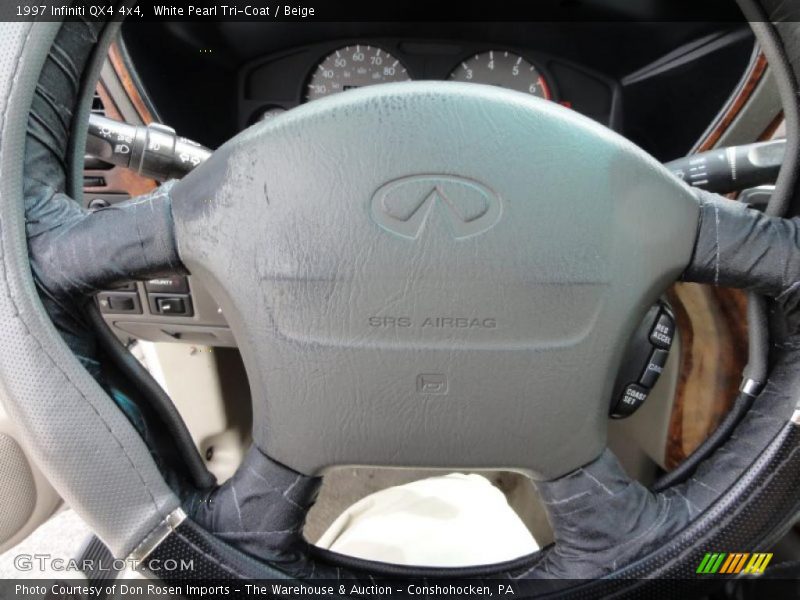 White Pearl Tri-Coat / Beige 1997 Infiniti QX4 4x4