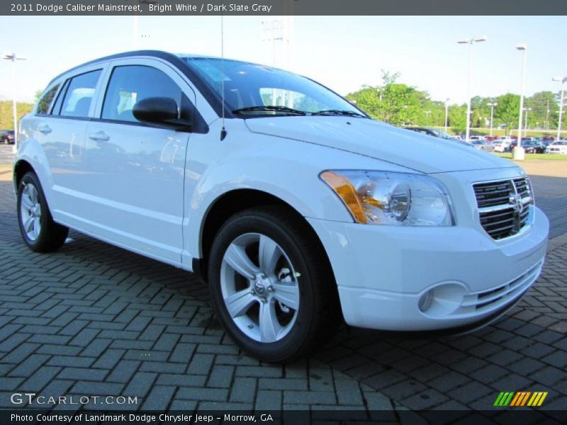 Bright White / Dark Slate Gray 2011 Dodge Caliber Mainstreet