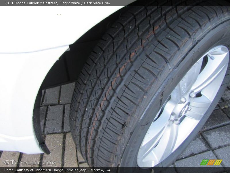 Bright White / Dark Slate Gray 2011 Dodge Caliber Mainstreet