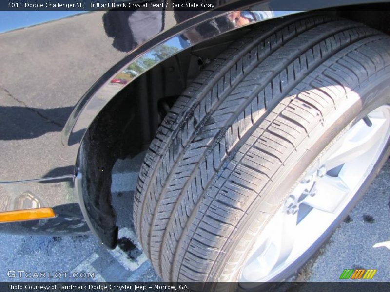 Brilliant Black Crystal Pearl / Dark Slate Gray 2011 Dodge Challenger SE