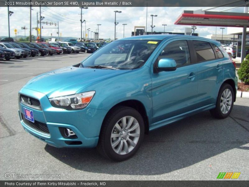 Front 3/4 View of 2011 Outlander Sport SE 4WD