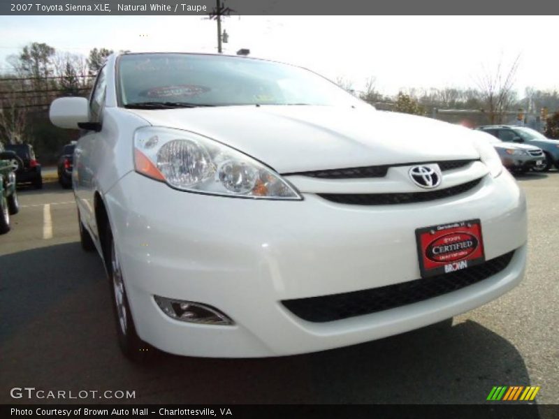 Natural White / Taupe 2007 Toyota Sienna XLE