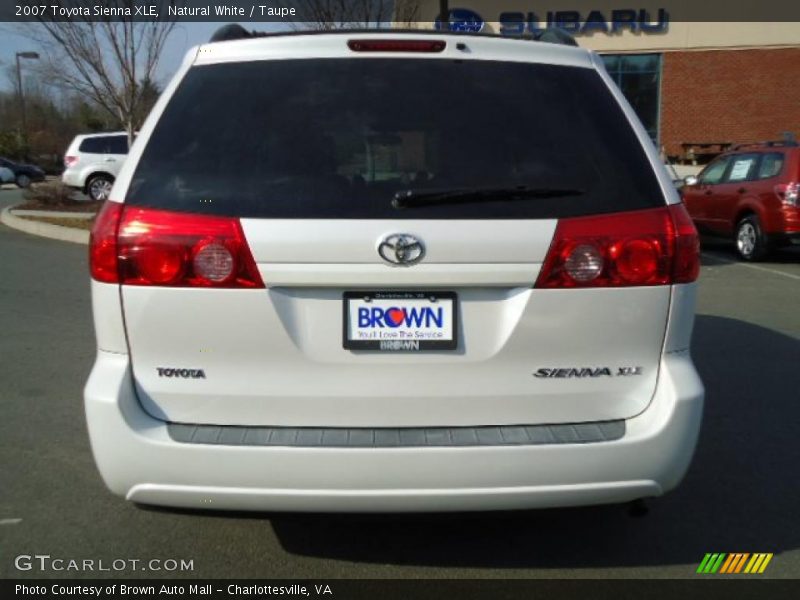 Natural White / Taupe 2007 Toyota Sienna XLE